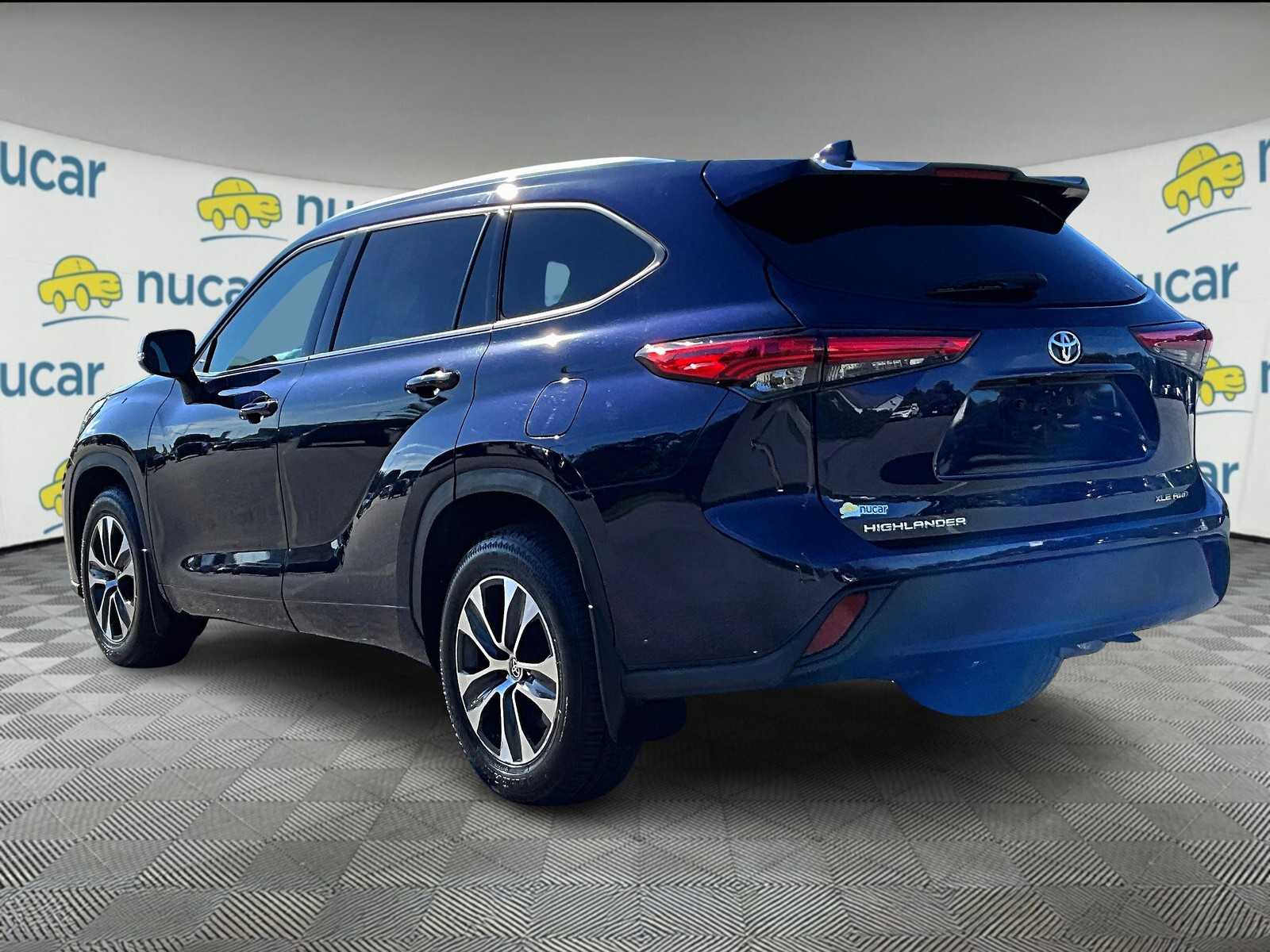 2020 Toyota Highlander XLE photo 4