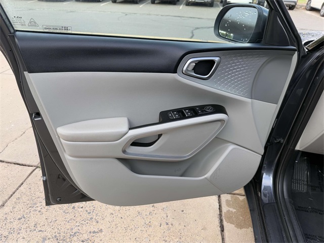 2023 Kia Soul LX photo 24