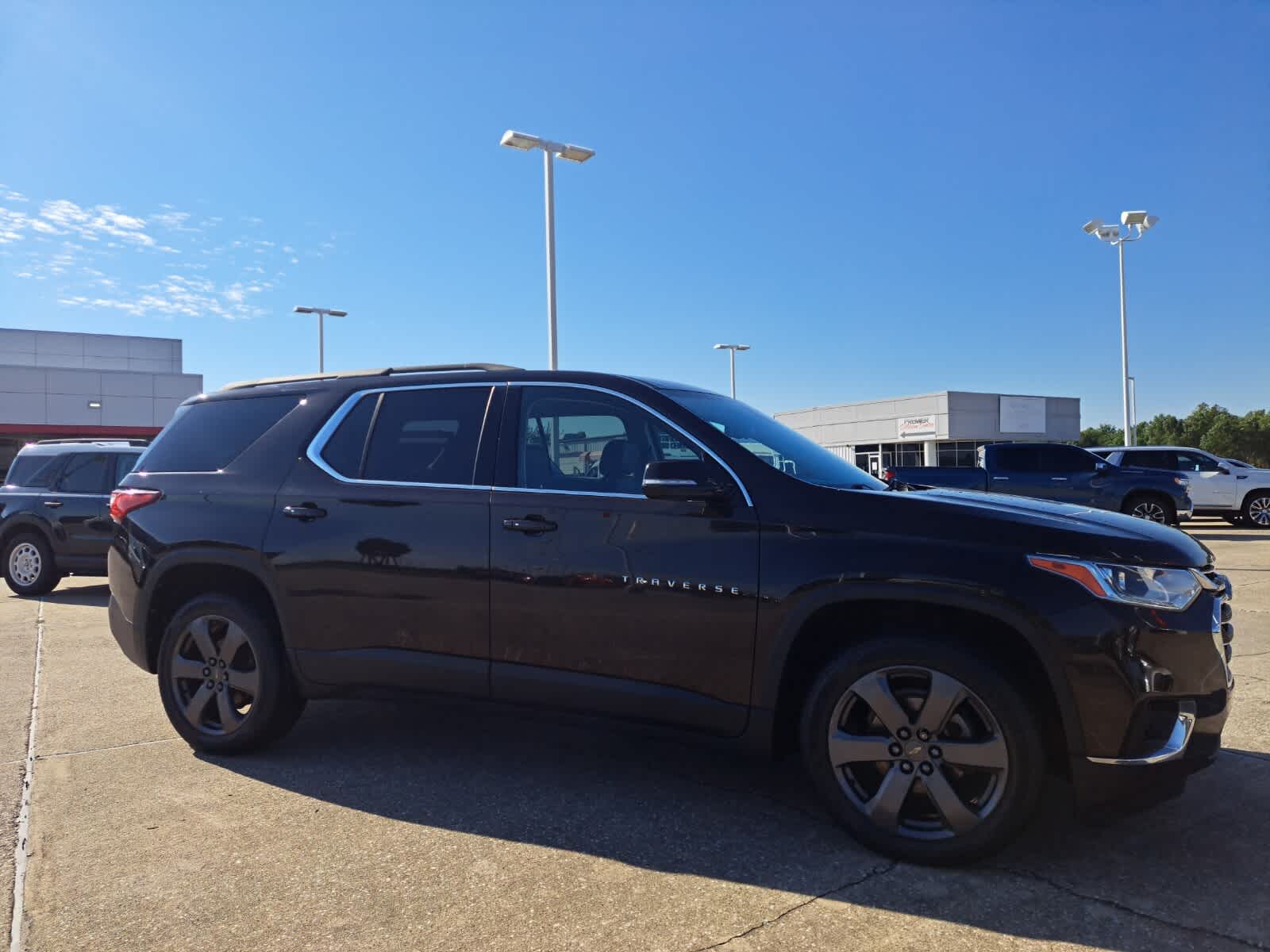 2019 Chevrolet Traverse Leather photo 2