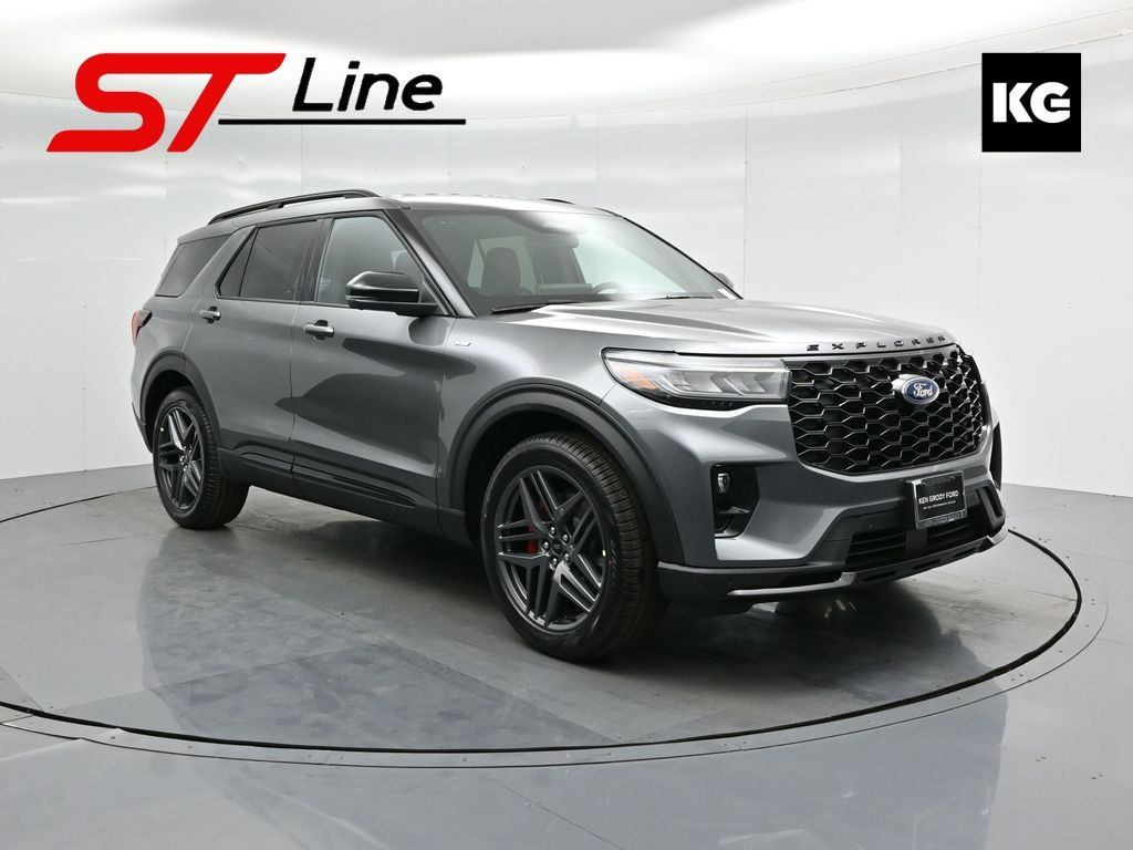 2025 Ford Explorer ST-LINE's photo