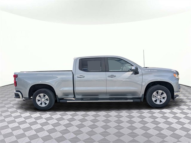 2024 Chevrolet Silverado 1500 LT photo 2