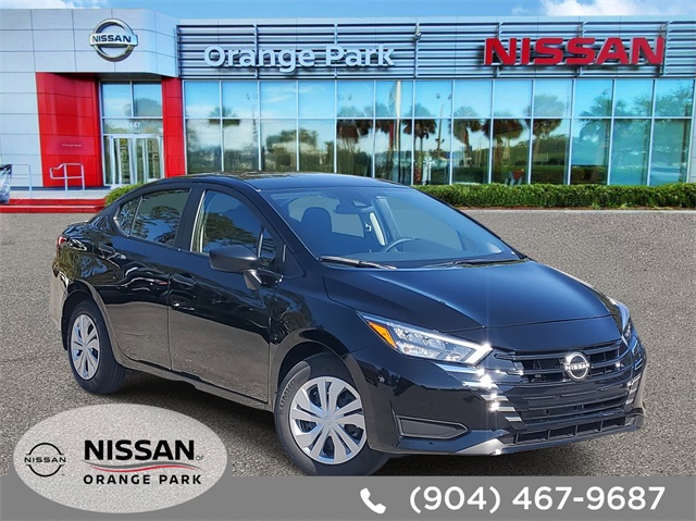 2025 Nissan Versa S's photo