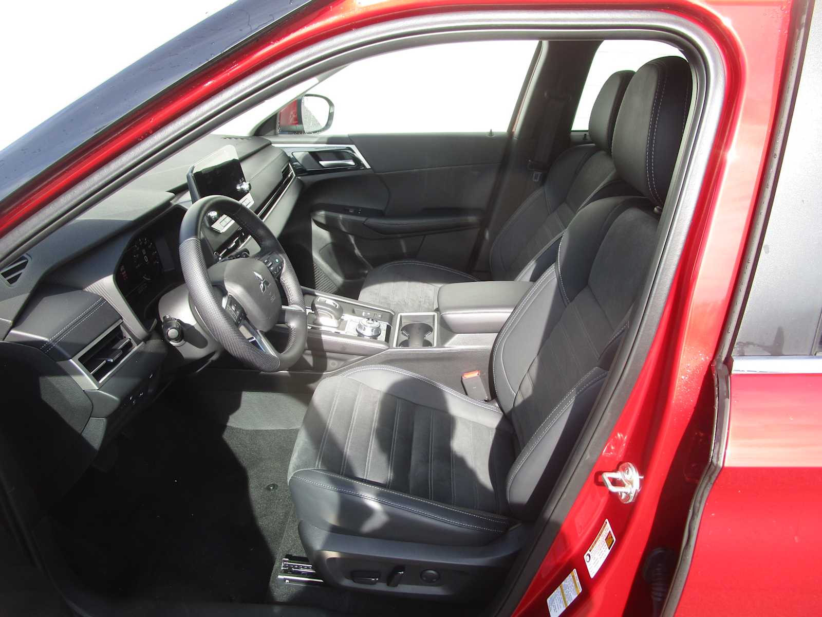 2023 Mitsubishi Outlander PHEV SE photo 13