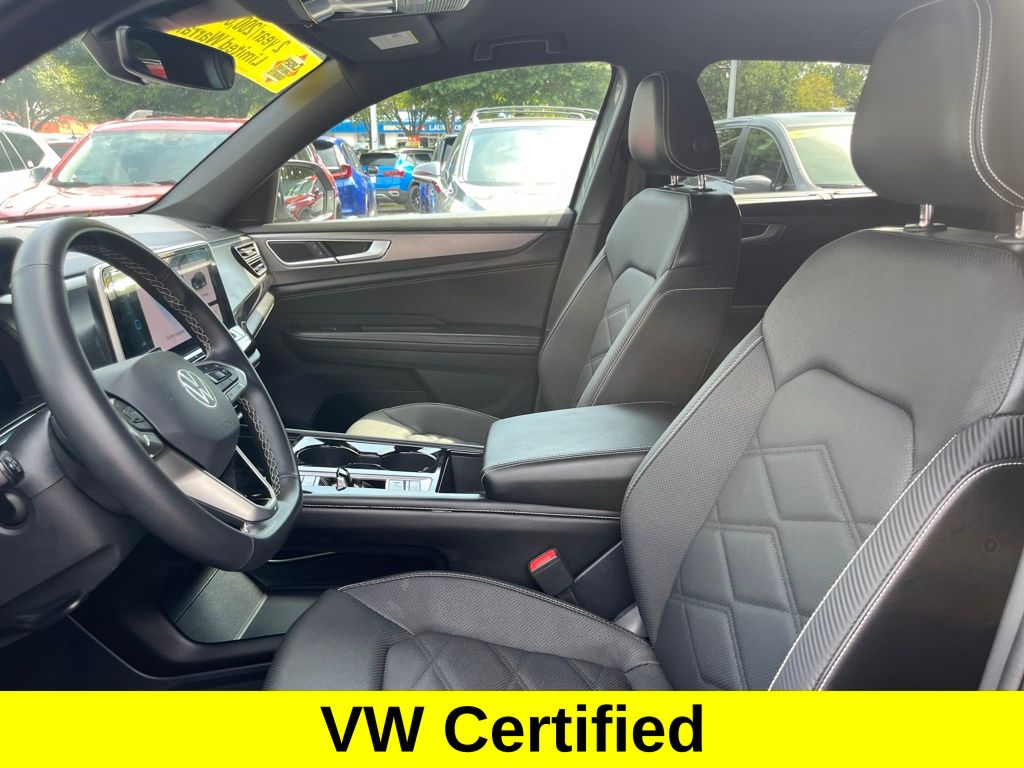 2024 Volkswagen Atlas Cross Sport SE Technology photo 2