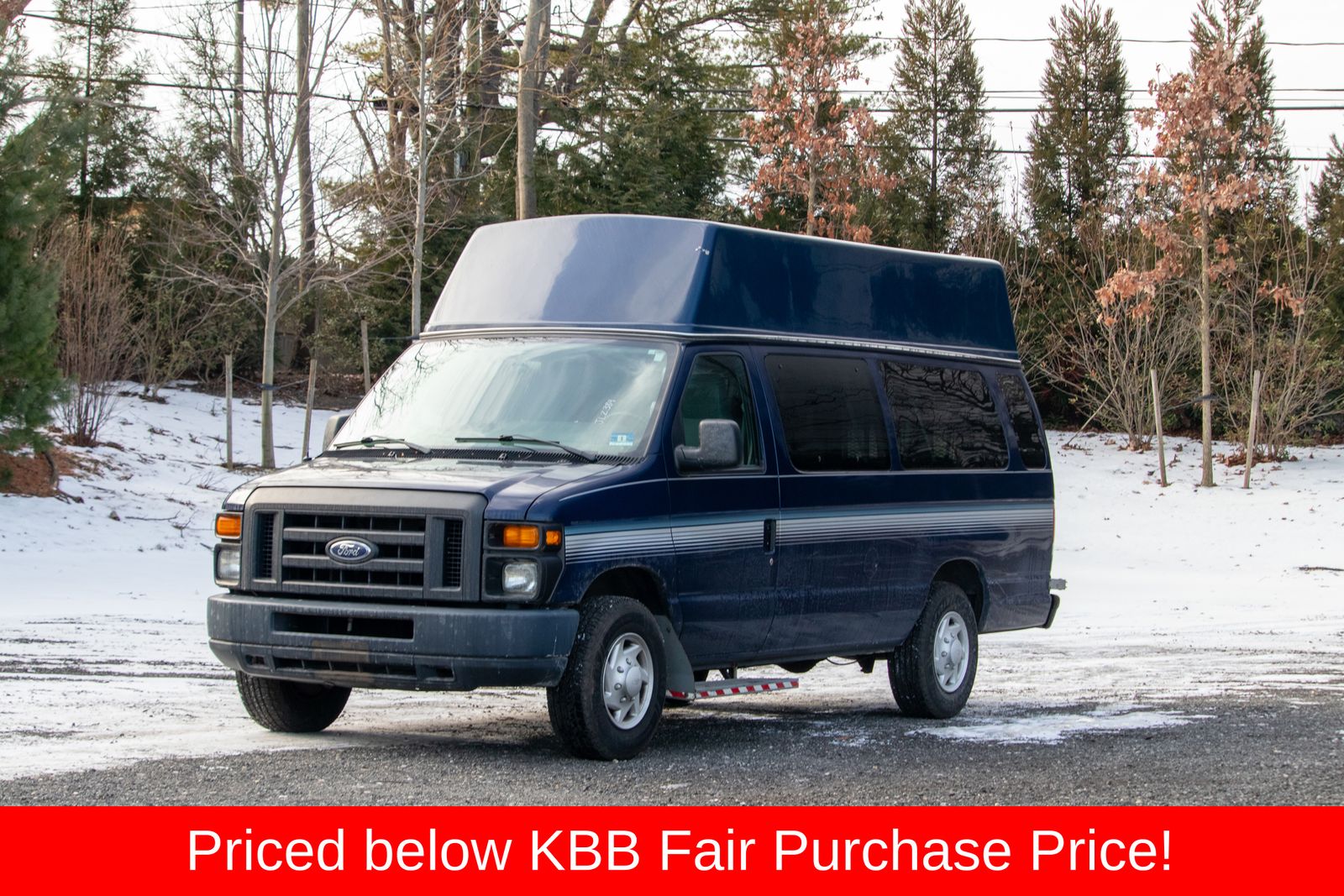 2013 Ford E-Series Econoline Wagon XL's photo