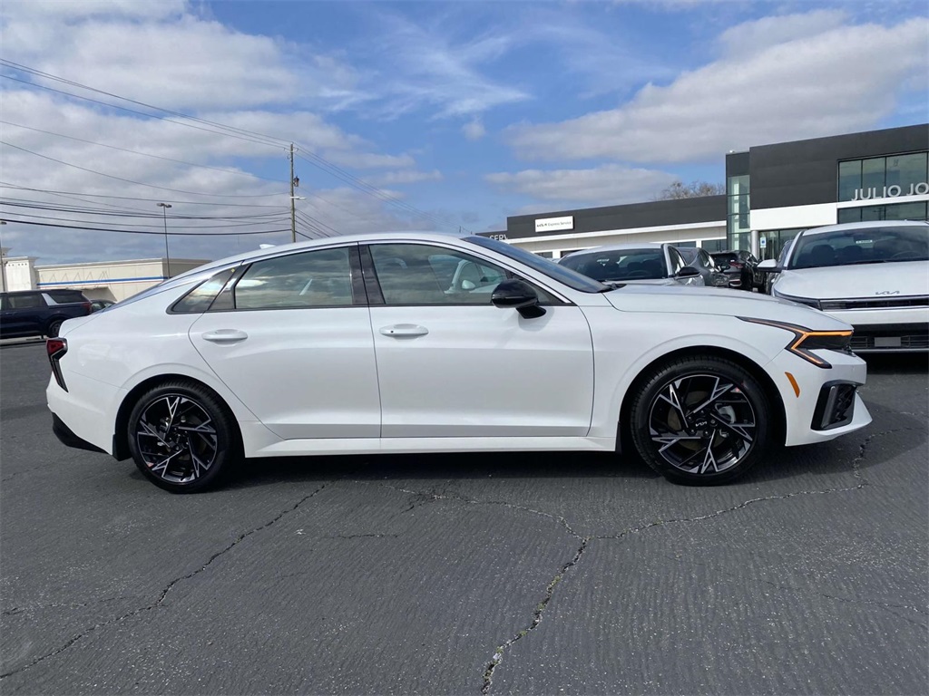 2025 Kia K5 GT-Line photo 2