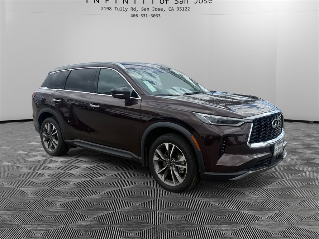 Used 2022 Brown INFINITI LUXE image 3