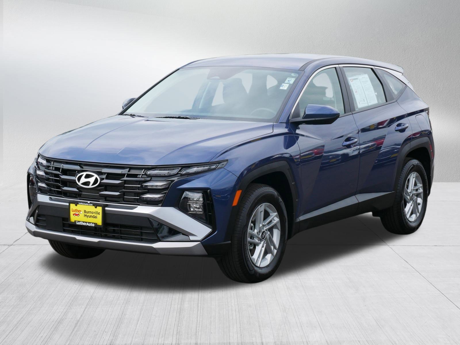 2025 Hyundai Tucson SE photo 3