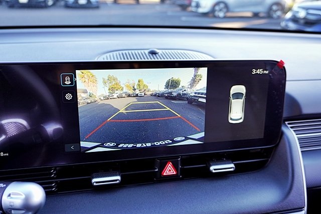 Used 2025 White Hyundai SEL image 26