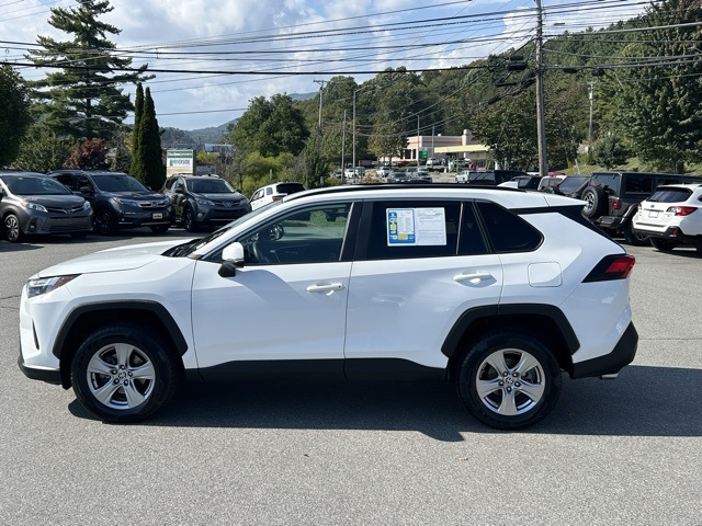 2023 Toyota RAV4 XLE photo 7