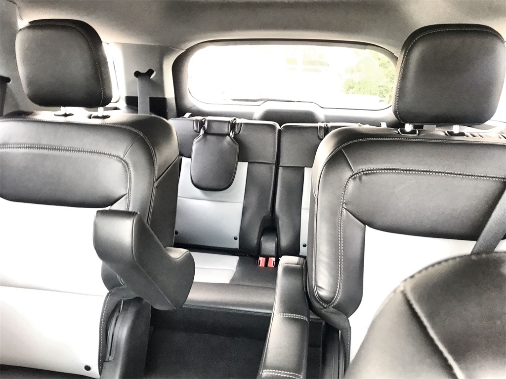 2023 Ford Explorer XLT photo 21