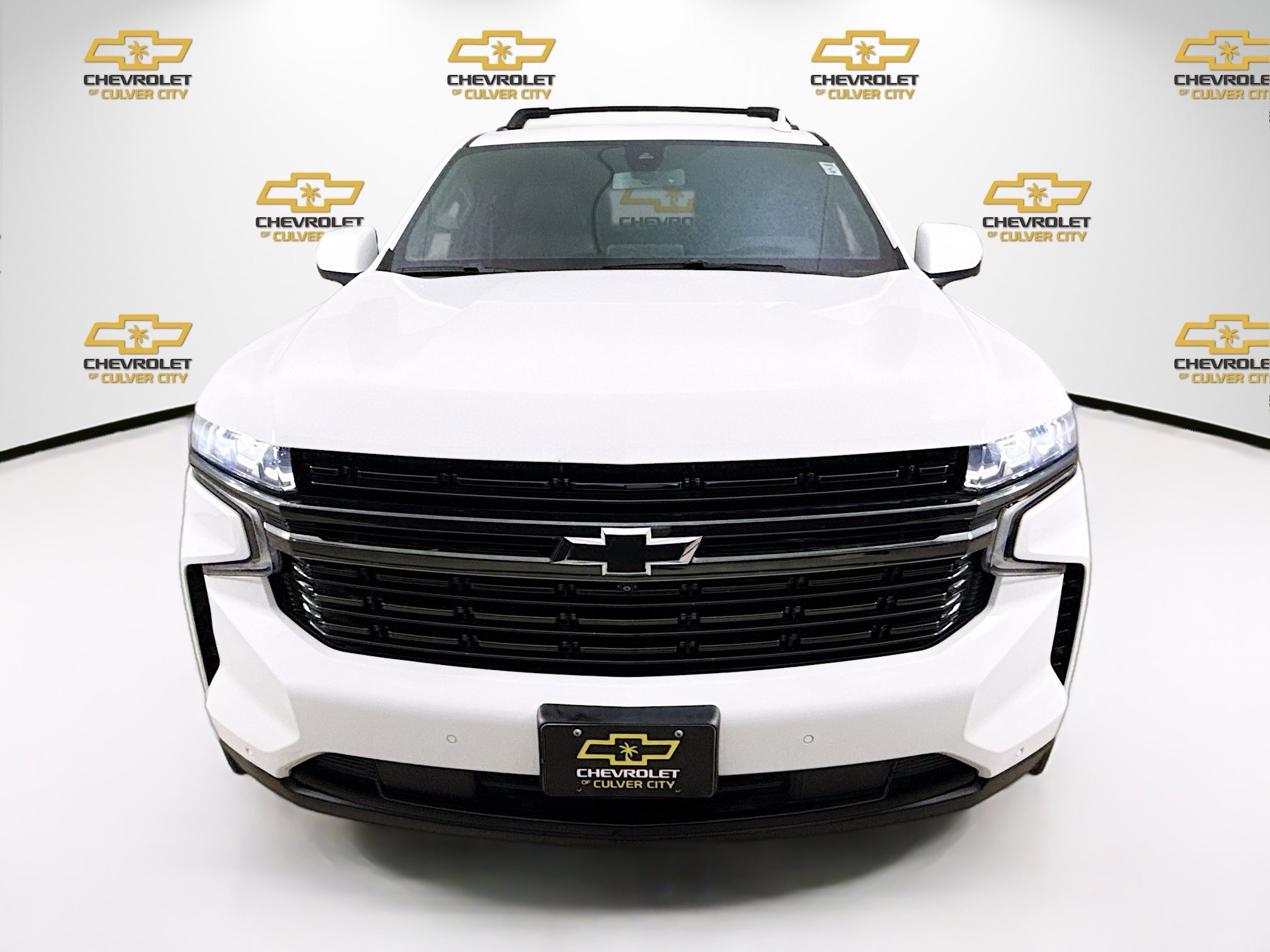 2021 Chevrolet Suburban RST photo 2