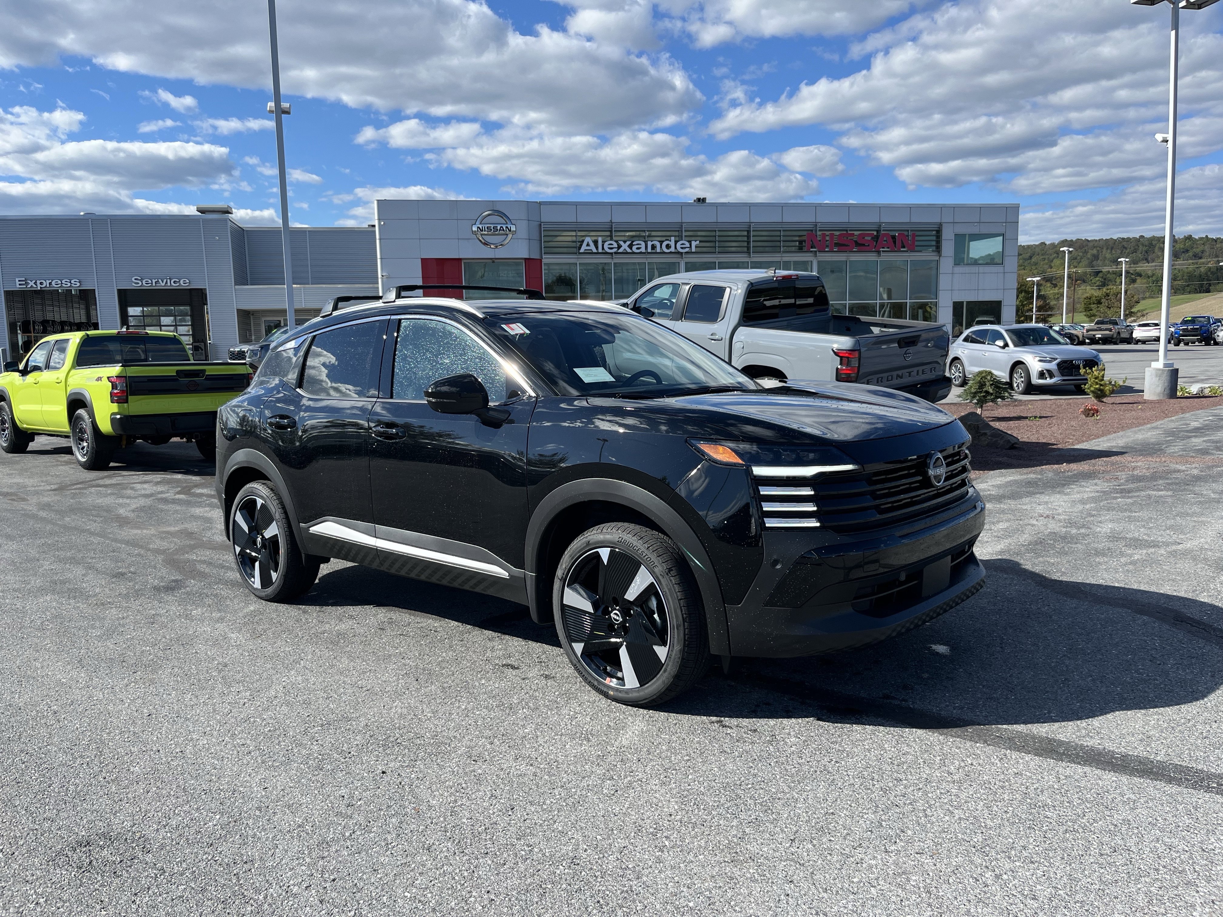 2026 Nissan KICKS SR AWD's photo