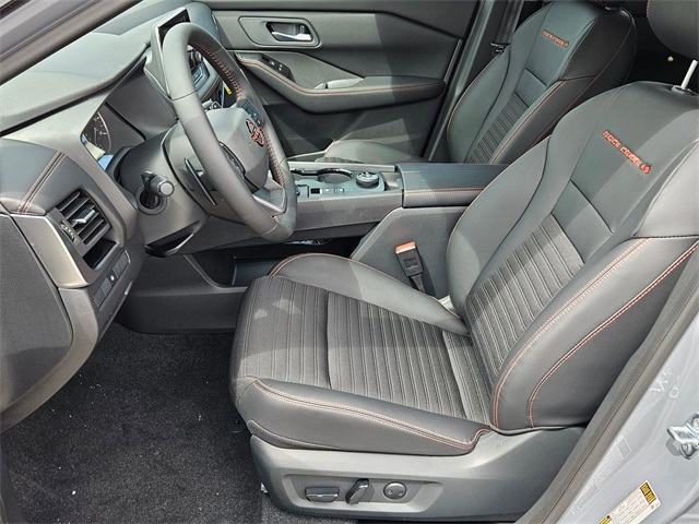 2026 Nissan Rogue SV photo 3