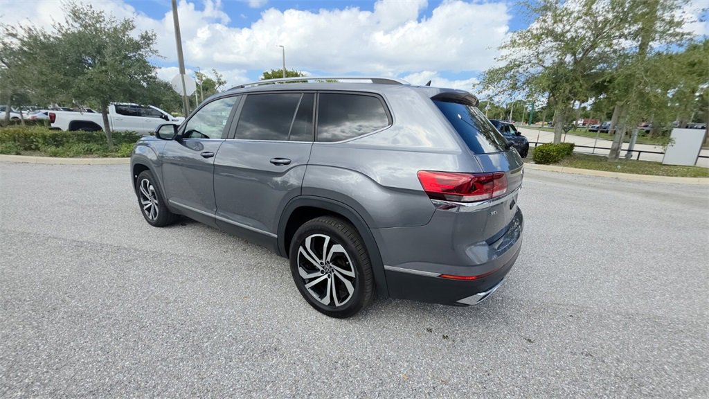 2022 Volkswagen Atlas SEL photo 4