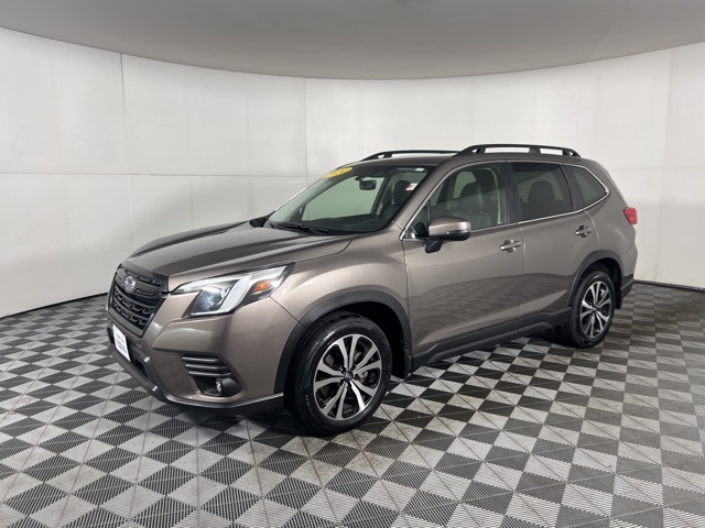 2024 Subaru Forester Limited Base photo 3