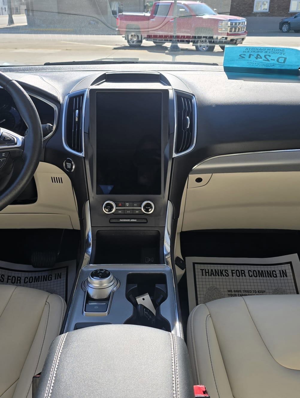 2021 Ford Edge Titanium photo 11