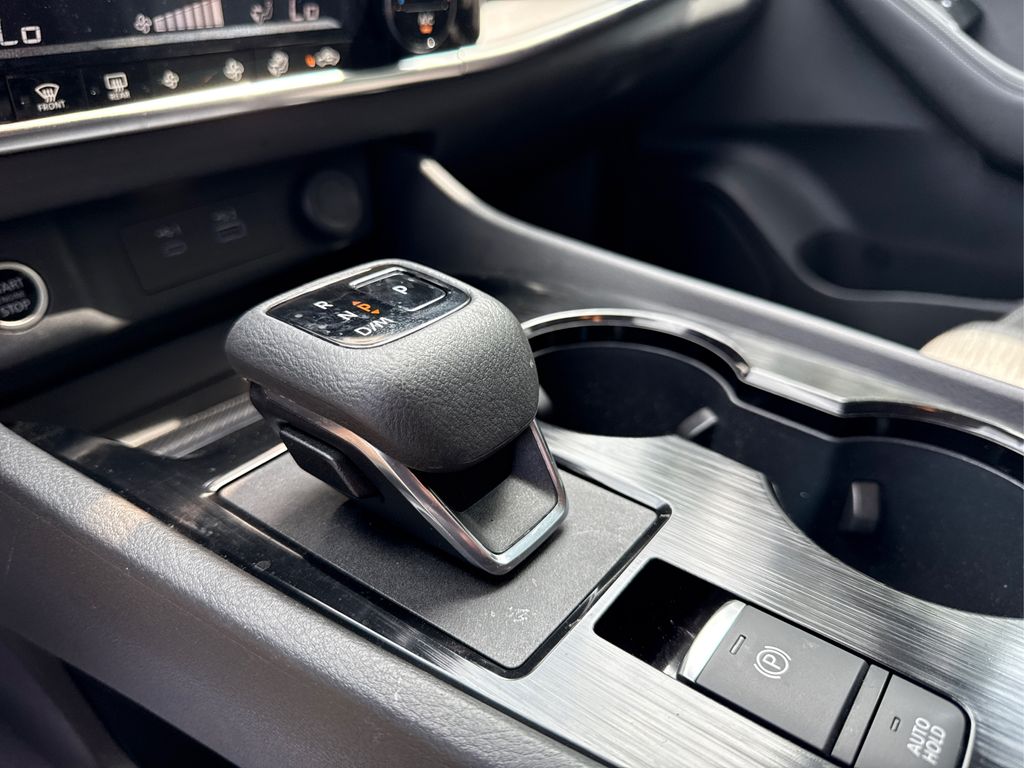 2022 Nissan Rogue SV photo 27