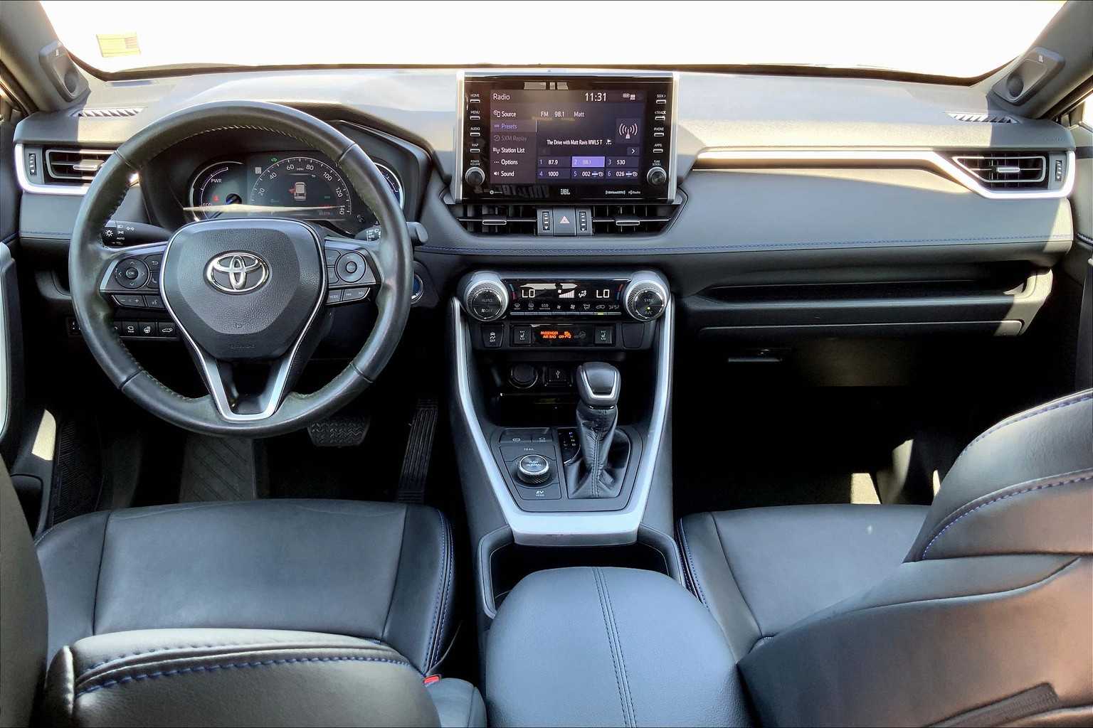 2022 Toyota RAV4 Hybrid XSE photo 14