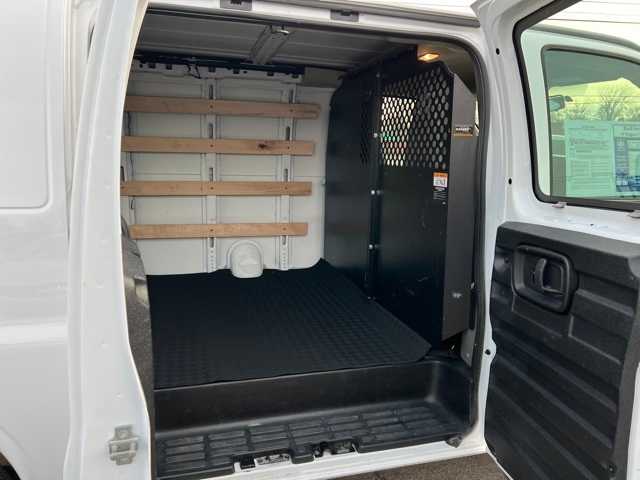 2023 Gmc Savana 2500 Cargo photo 8