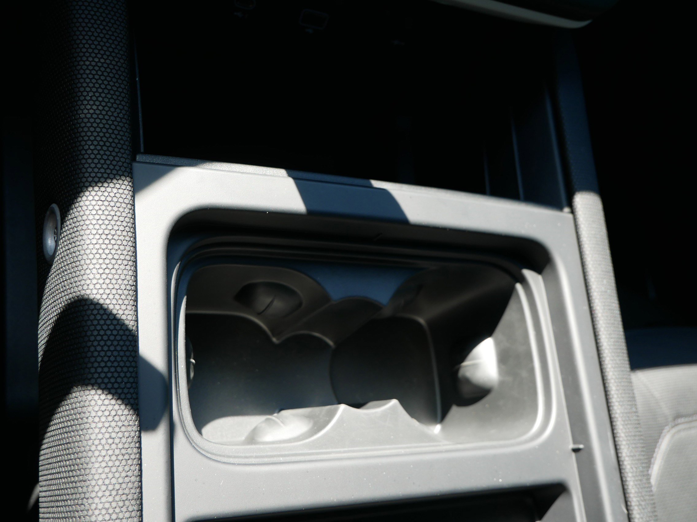 2022 Land Rover Defender X-Dynamic S photo 18