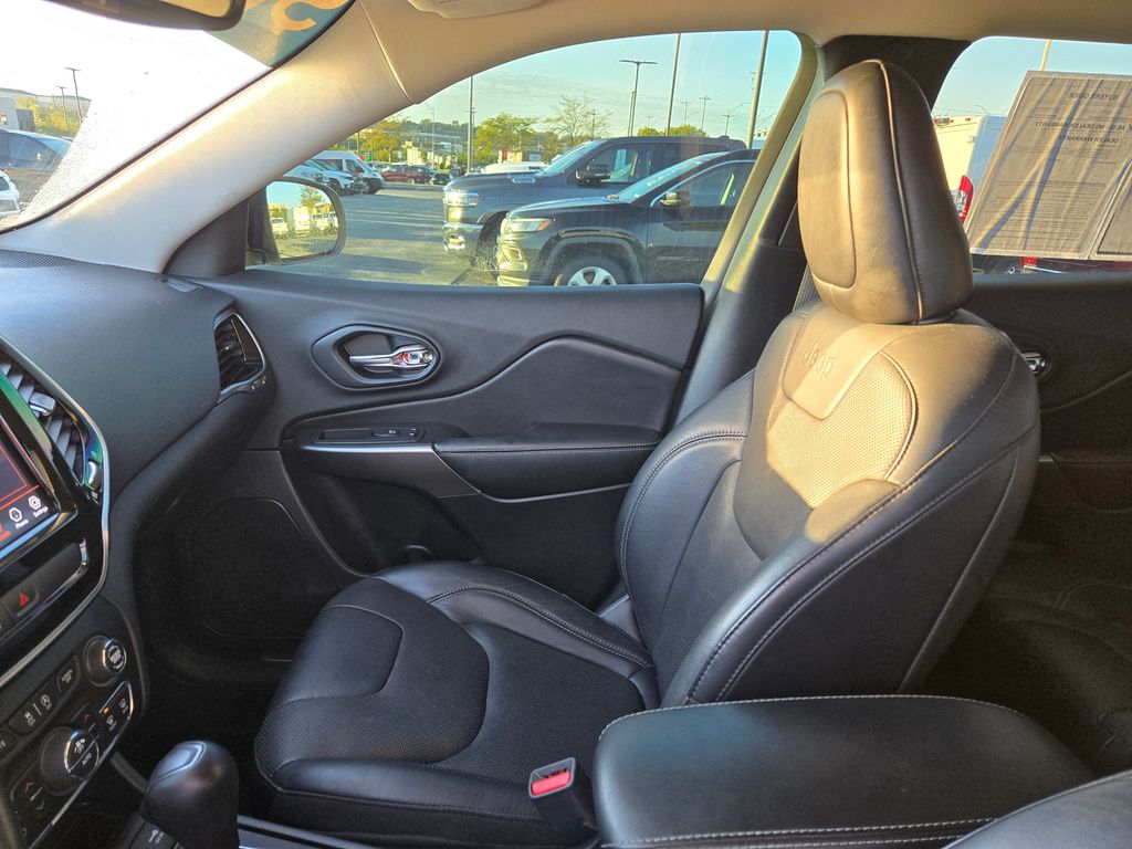 2019 Jeep Cherokee Limited photo 23