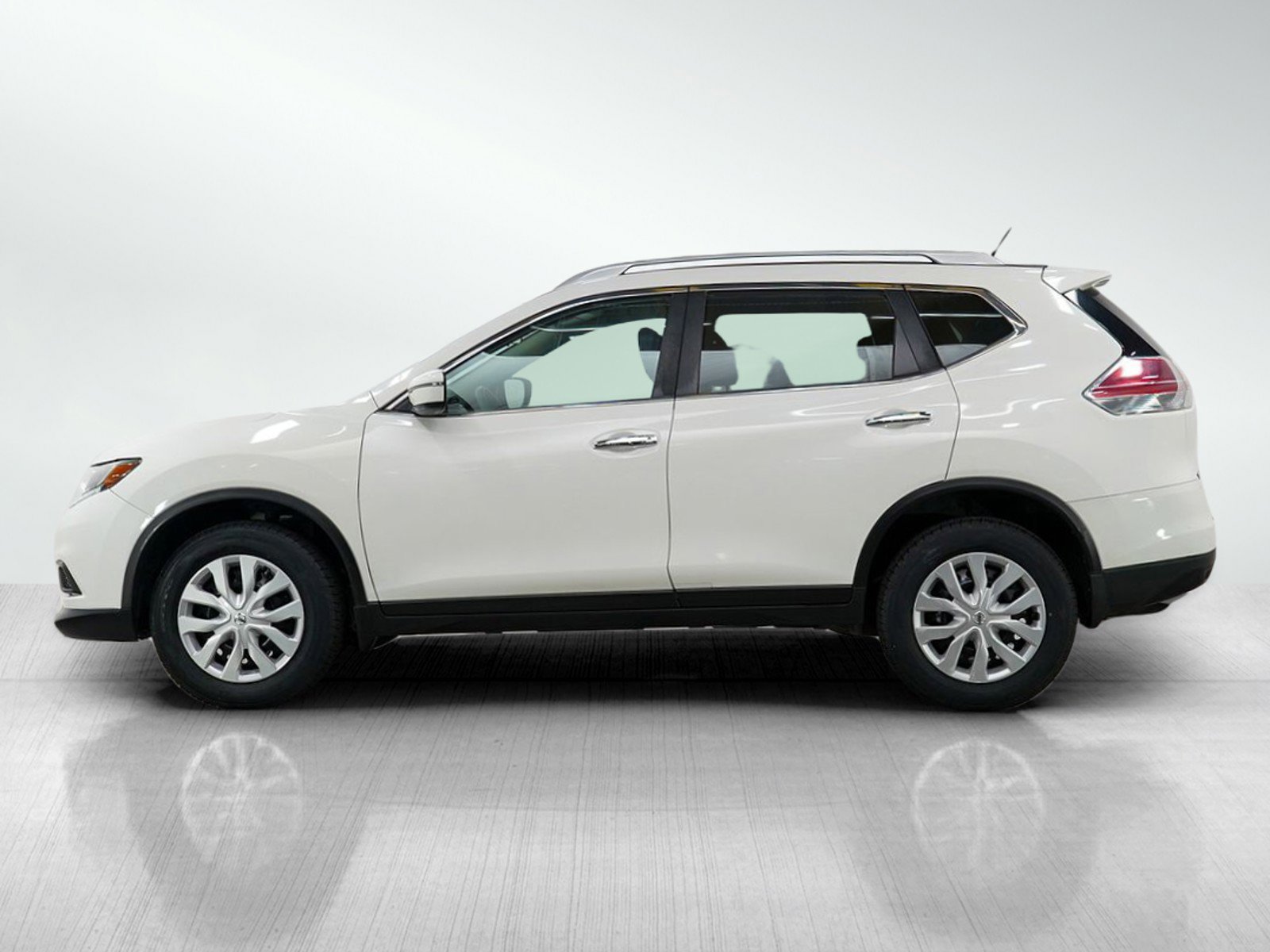 Used 2016 Nissan Rogue S with VIN JN8AT2MVXGW133471 for sale in Wayzata, Minnesota