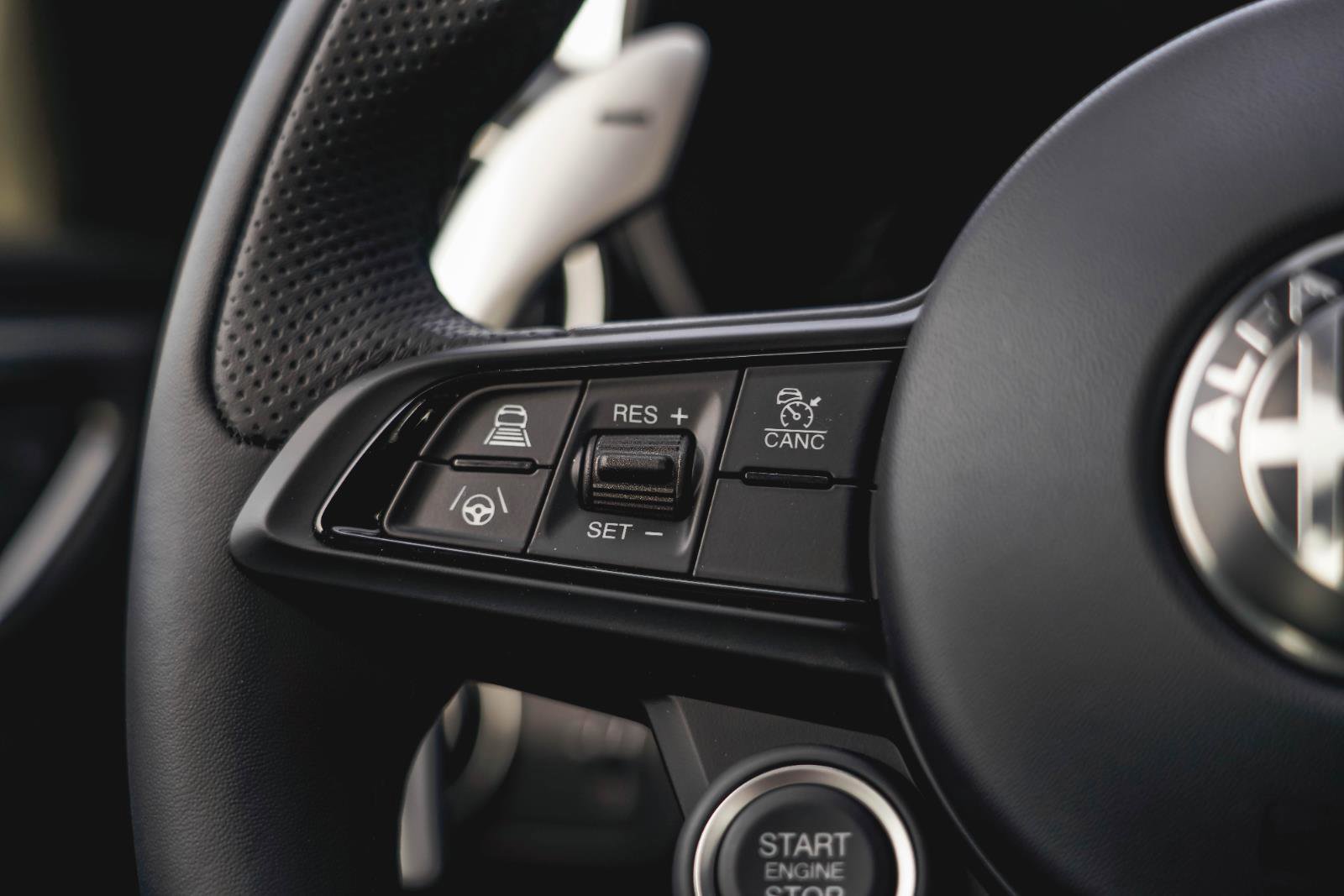 2025 Alfa Romeo Giulia Base photo 19