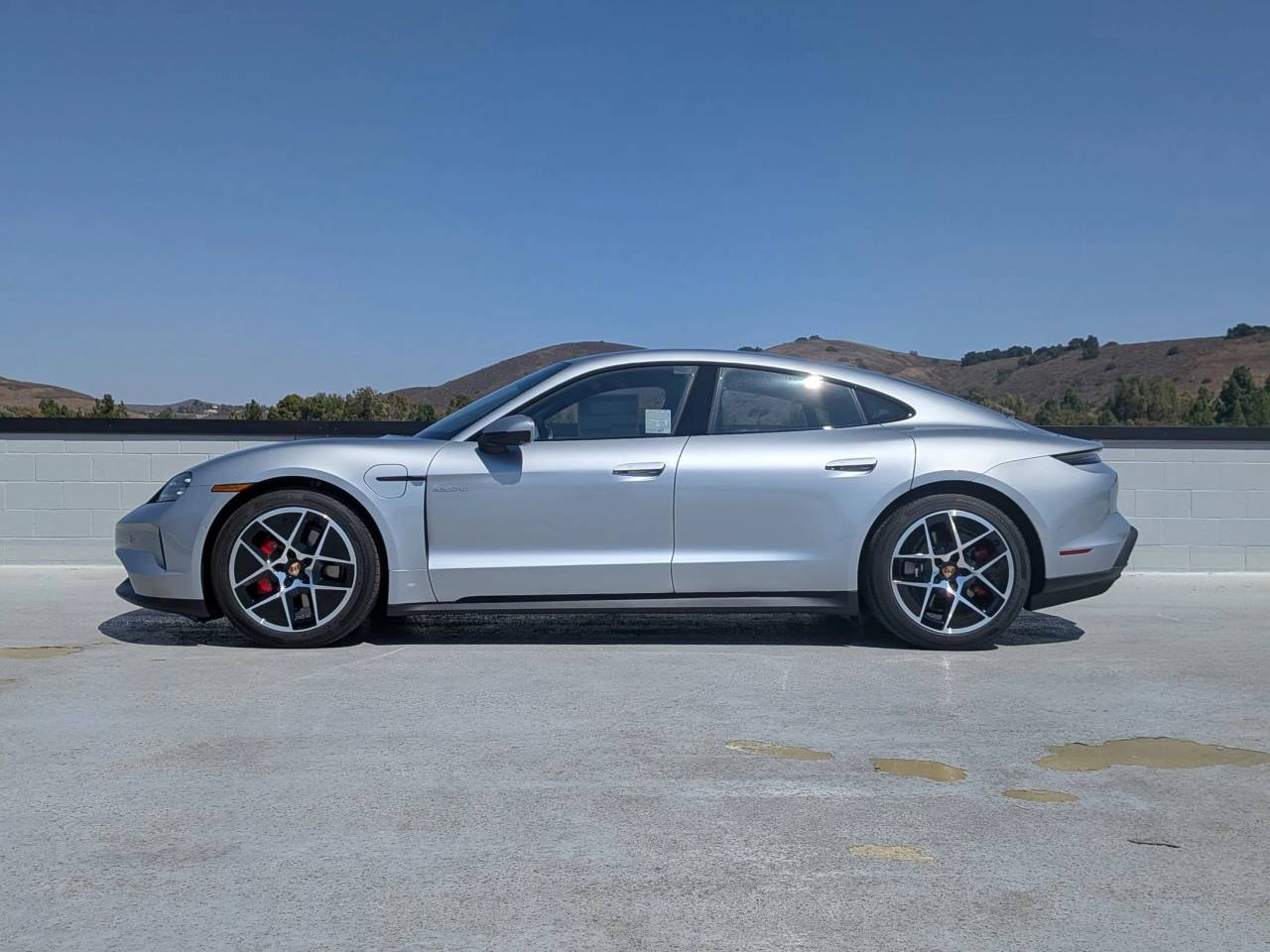 2026 Porsche Taycan 4S photo 2