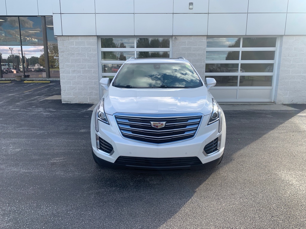 2019 Cadillac XT5 Luxury photo 2