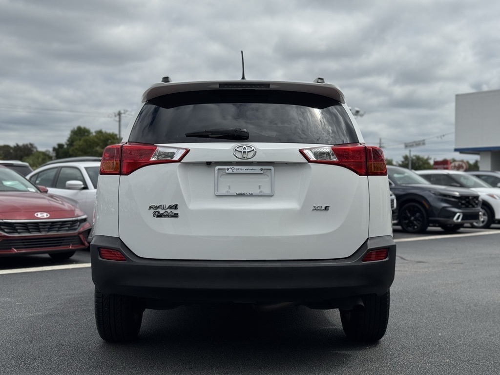 2014 Toyota RAV4 XLE photo 4