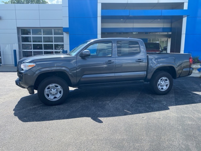 2022 Toyota Tacoma SR photo 2