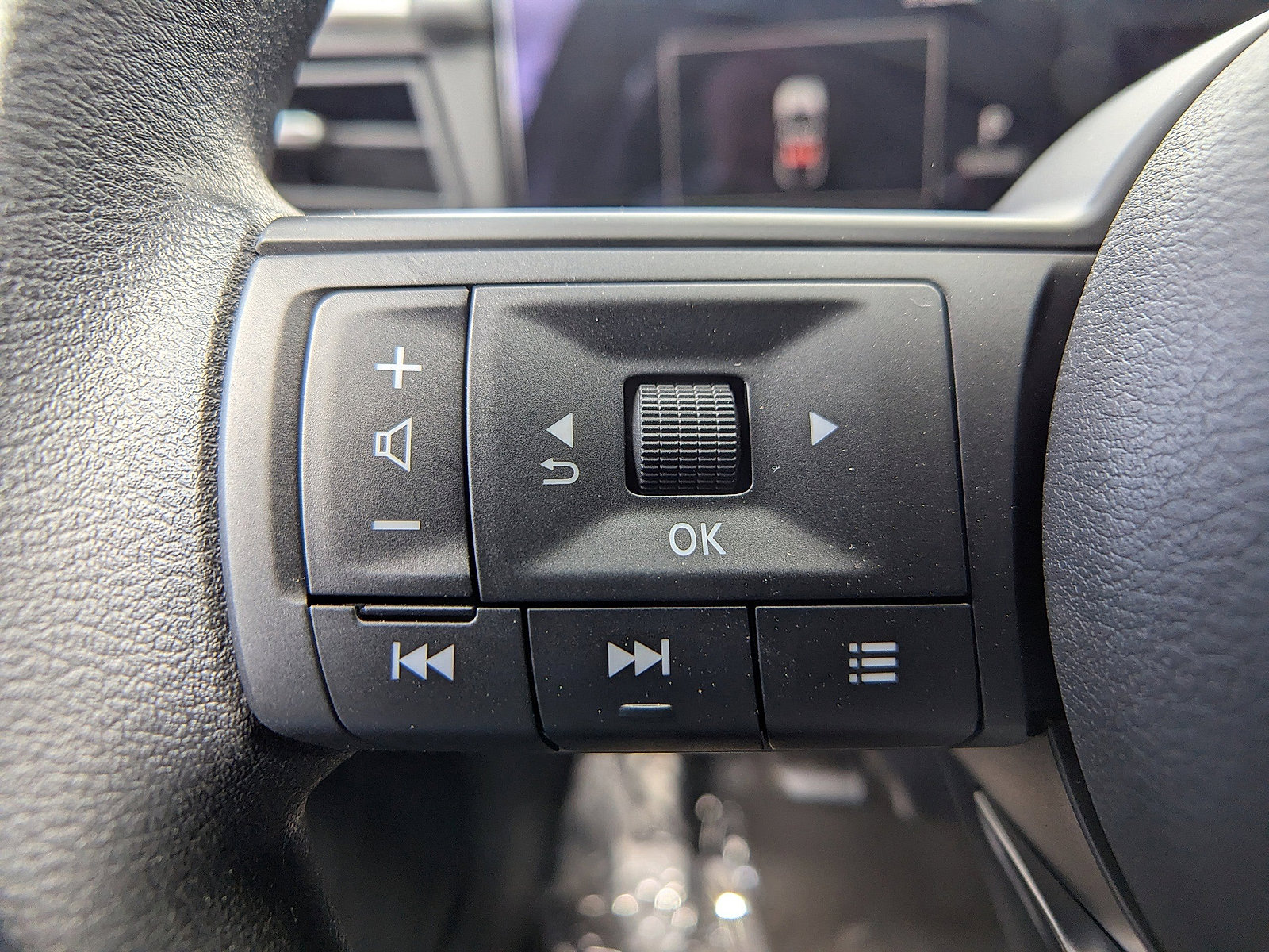 2025 Nissan Kicks S photo 11