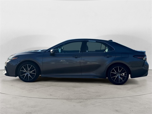 2023 Toyota Camry SE photo 2