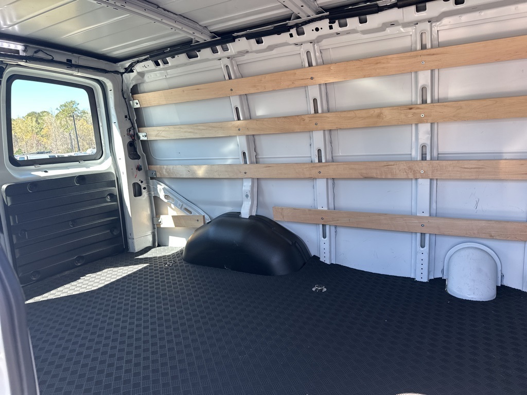 2023 Gmc Savana Cargo 2500 photo 9