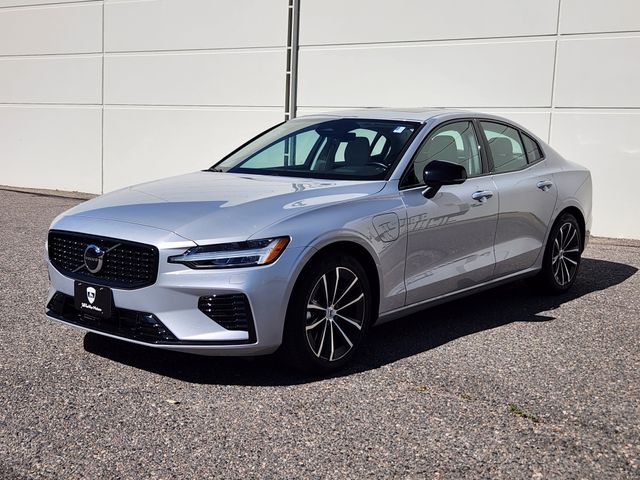 2024 Volvo S60 Recharge T8 Core photo 3