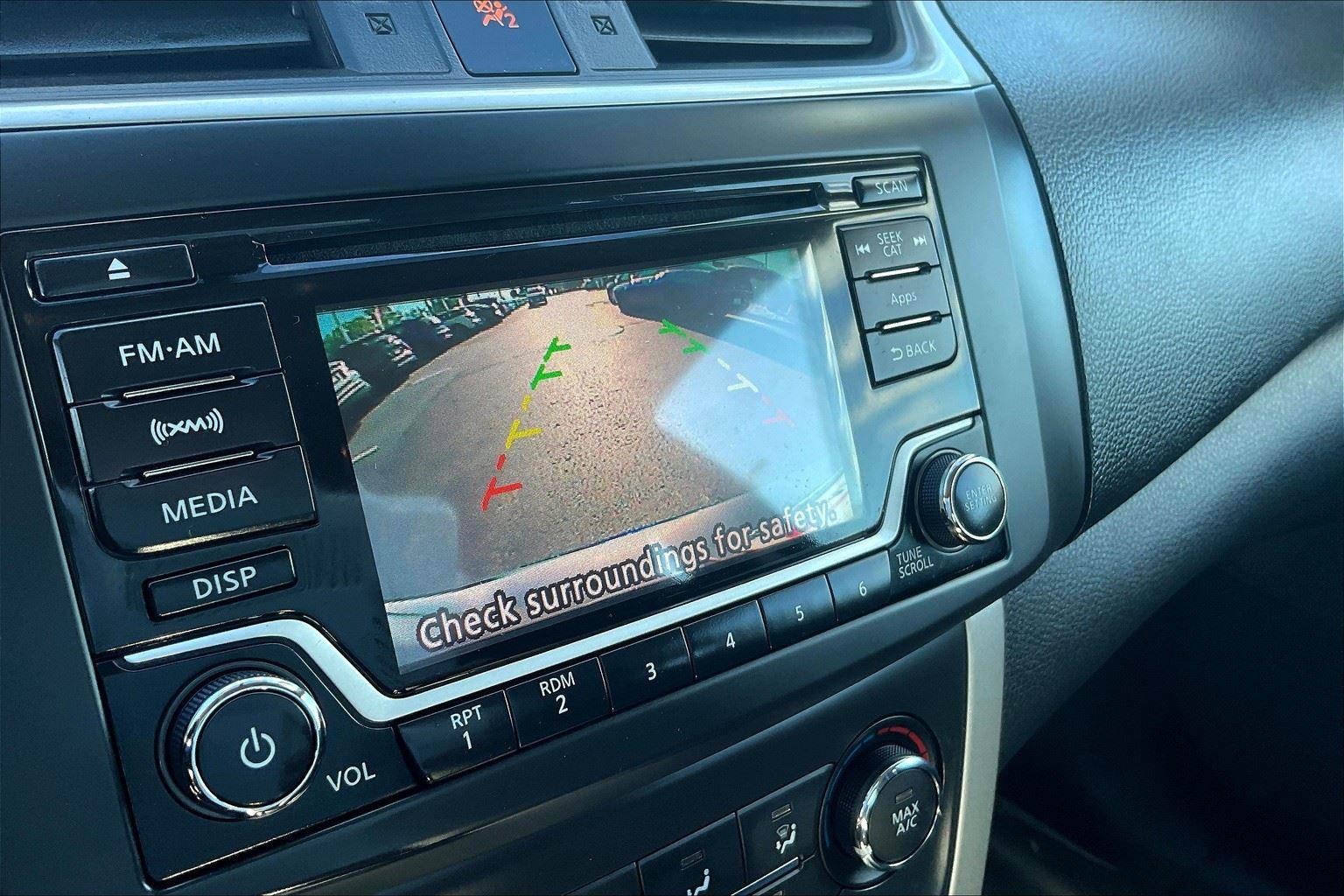 2015 Nissan Sentra SV photo 19