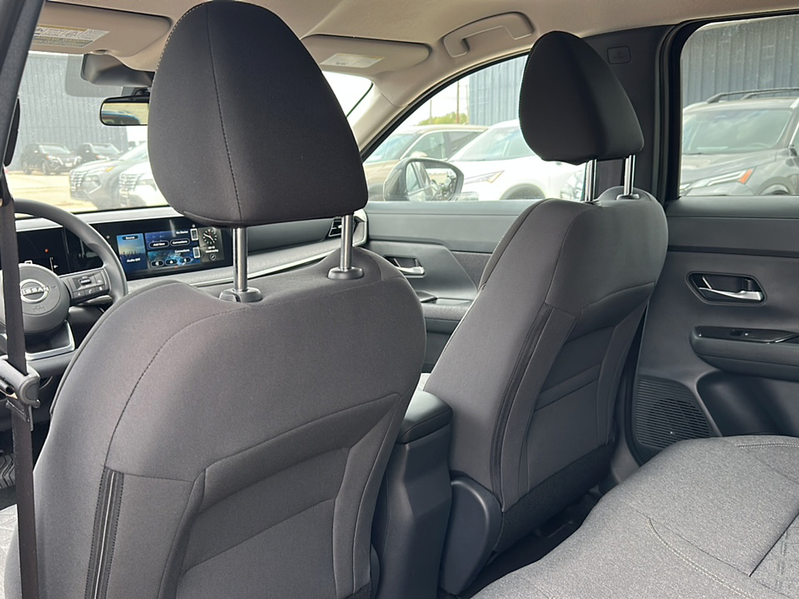 2025 Nissan Kicks SV photo 2