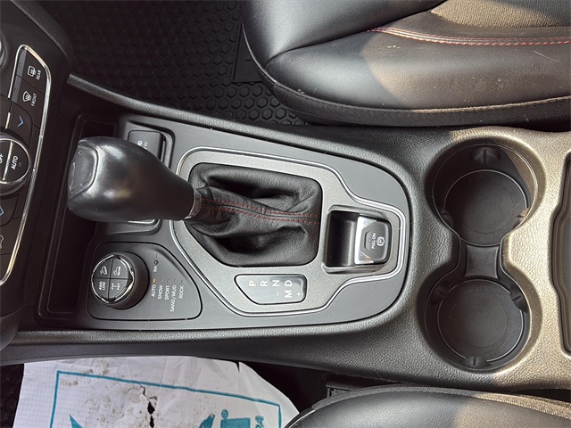 2022 Jeep Cherokee Trailhawk photo 24