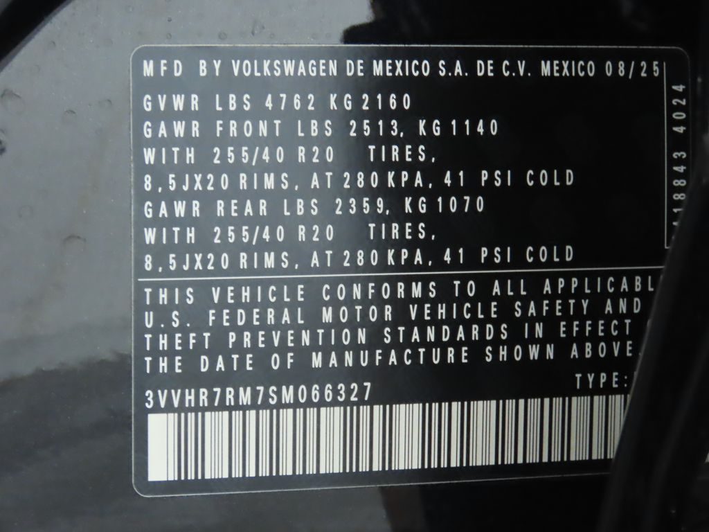 2025 Volkswagen Tiguan SE R-Line Black photo 31