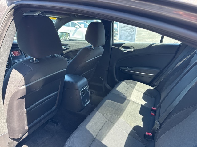 2016 Dodge Charger SE photo 14
