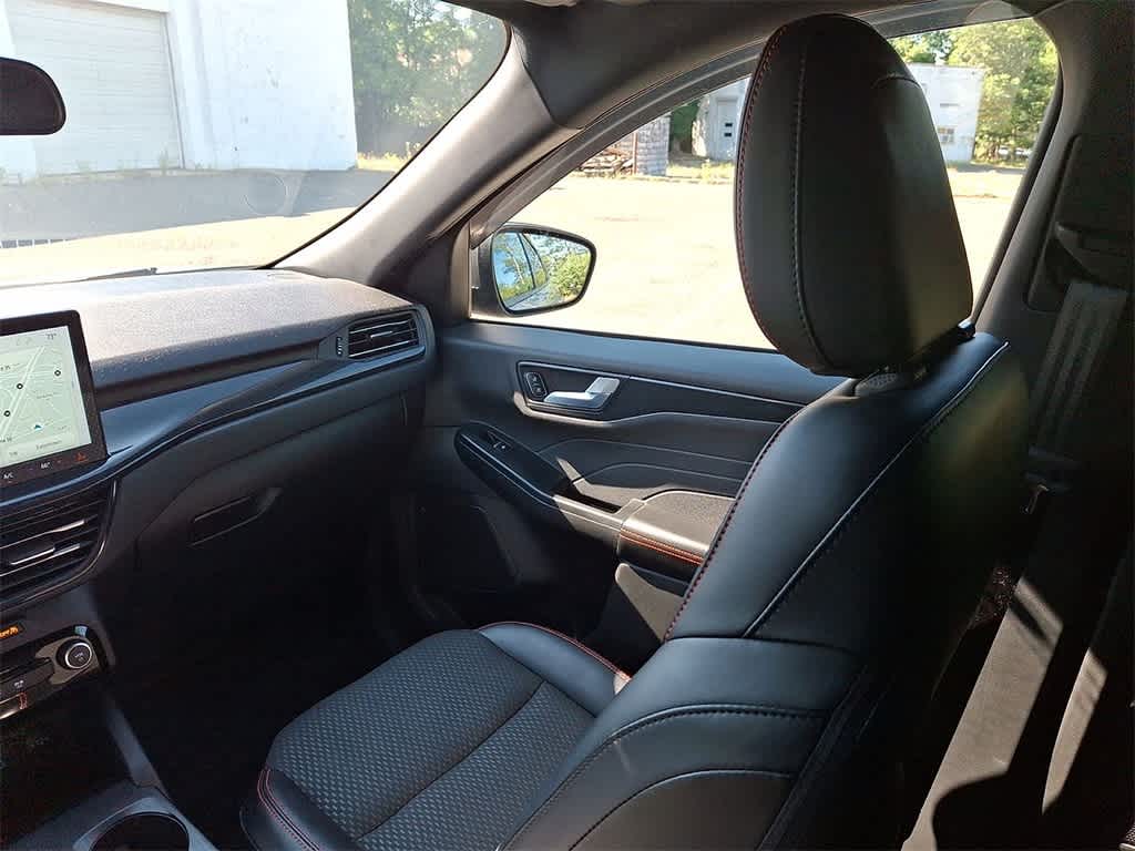 2023 Ford Escape ST-Line photo 11