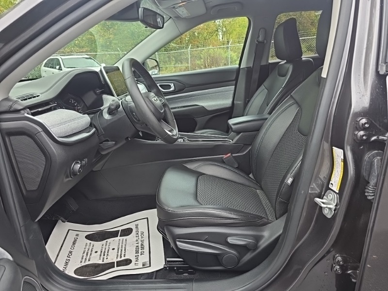 2022 Jeep Compass Latitude photo 20
