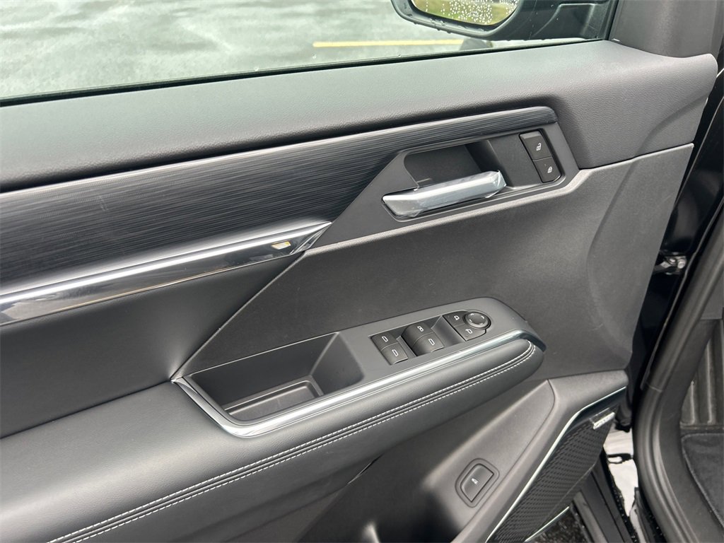 2026 GMC ACADIA - Image 13