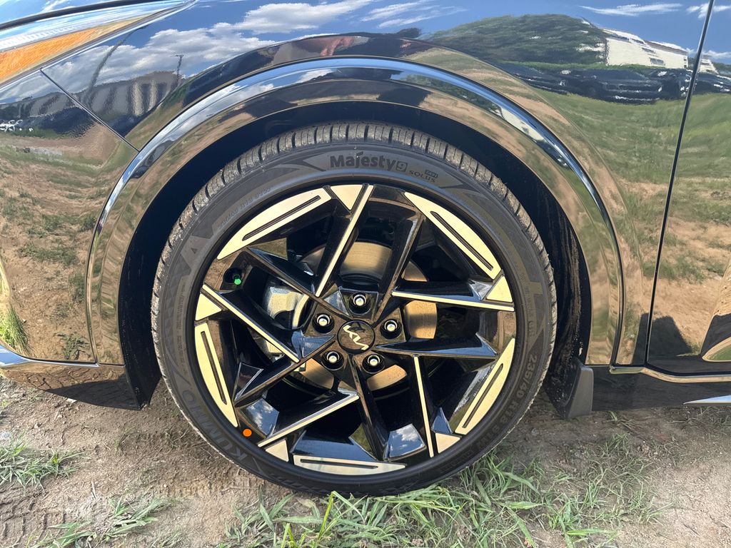 2025 Kia K4 GT-Line photo 8