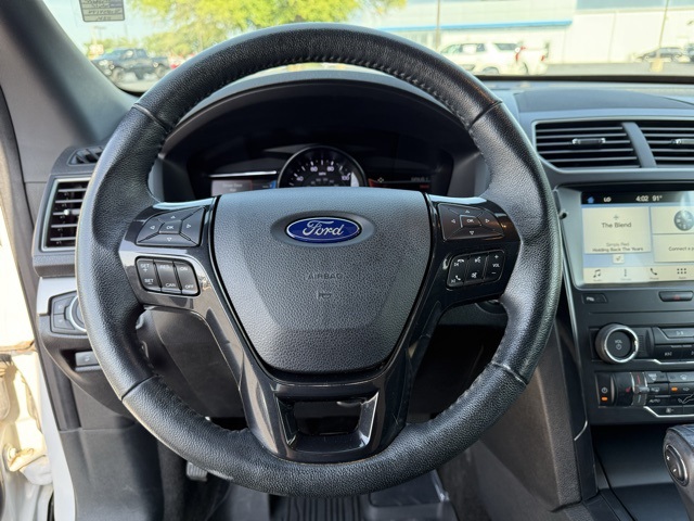 2018 Ford Explorer XLT photo 21