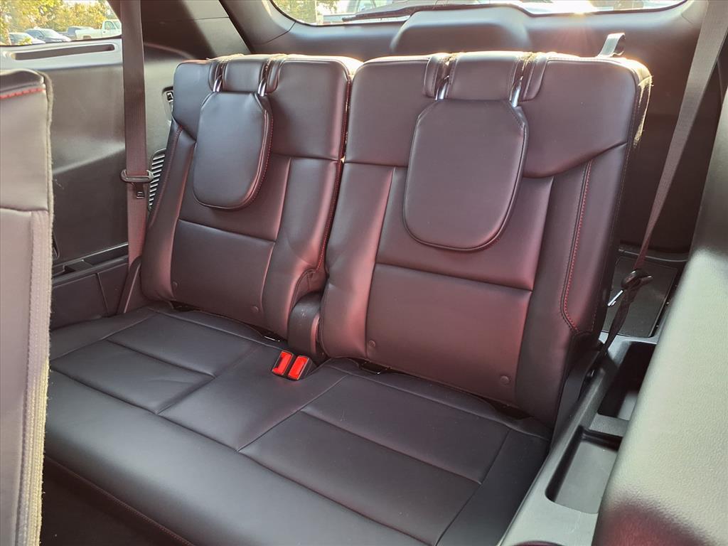 2025 Ford Explorer ST-Line photo 23