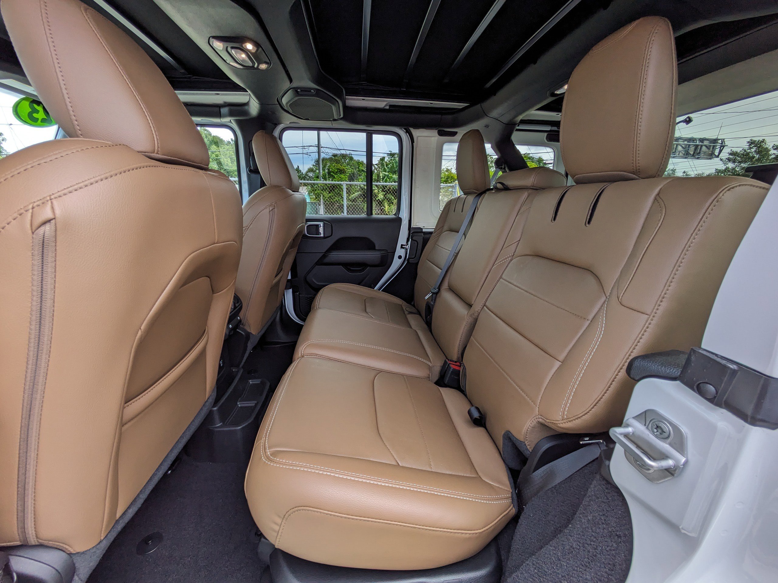 2023 Jeep Wrangler Sahara 4xe photo 13
