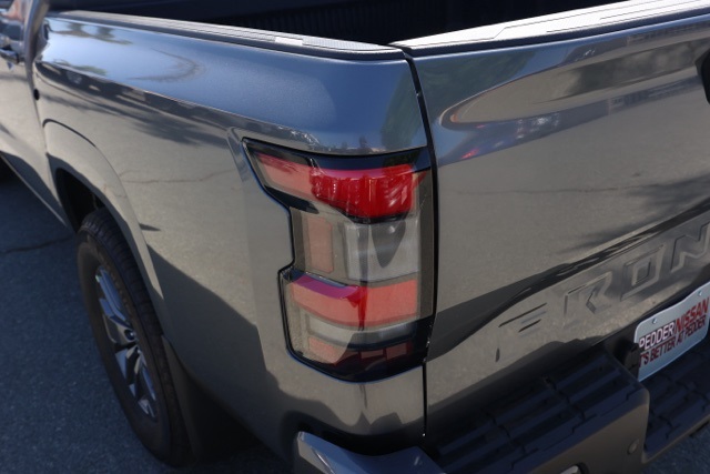 2026 Nissan Frontier Crew Cab SV photo 7