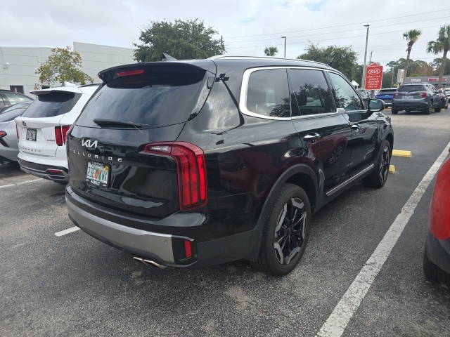2025 Kia Telluride S photo 3